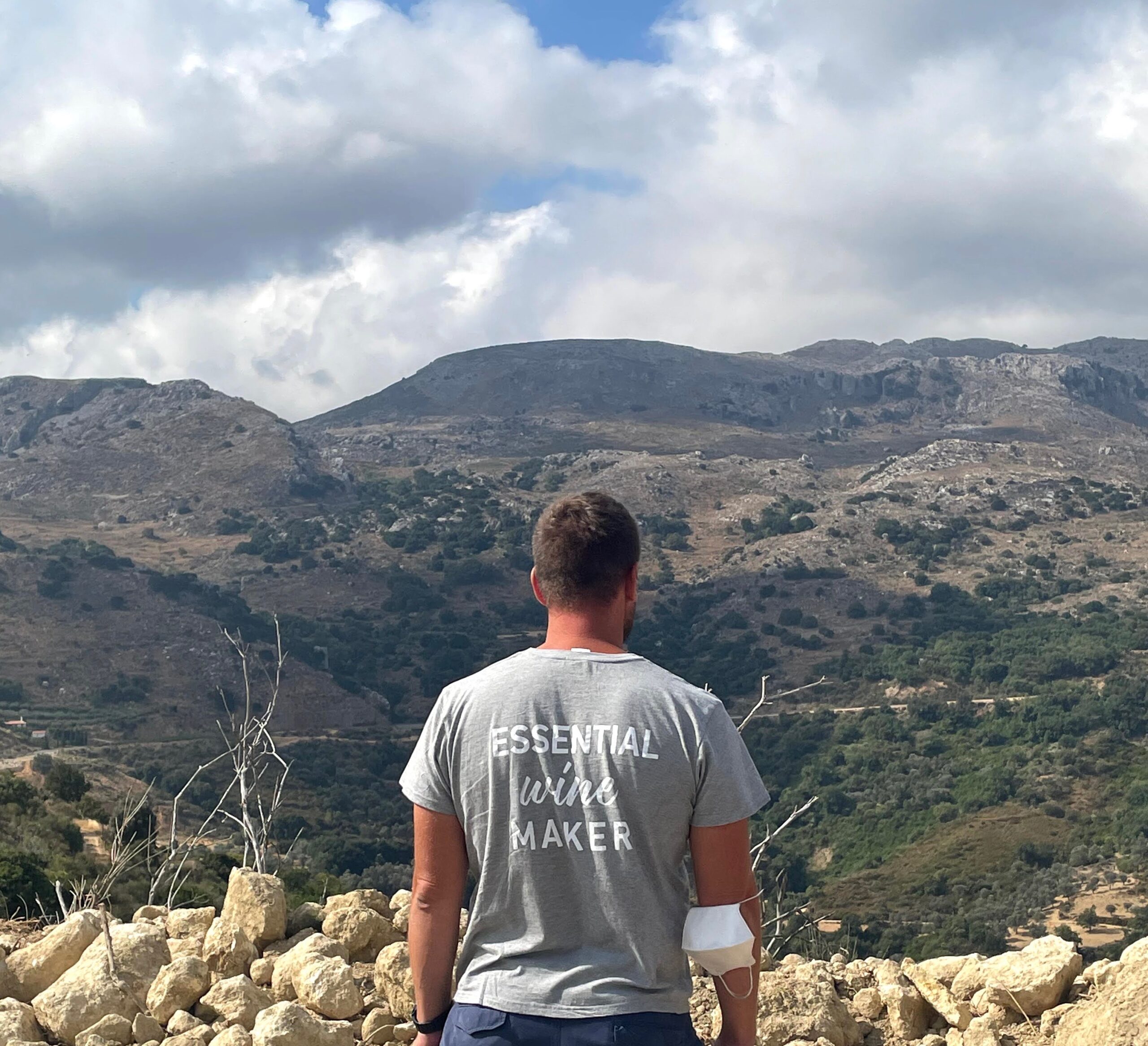 Lyrarakis vineyards with Bart's back