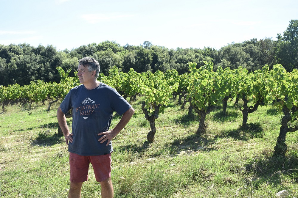 Domaine Combe Queyzaire's Denis with the forest behind