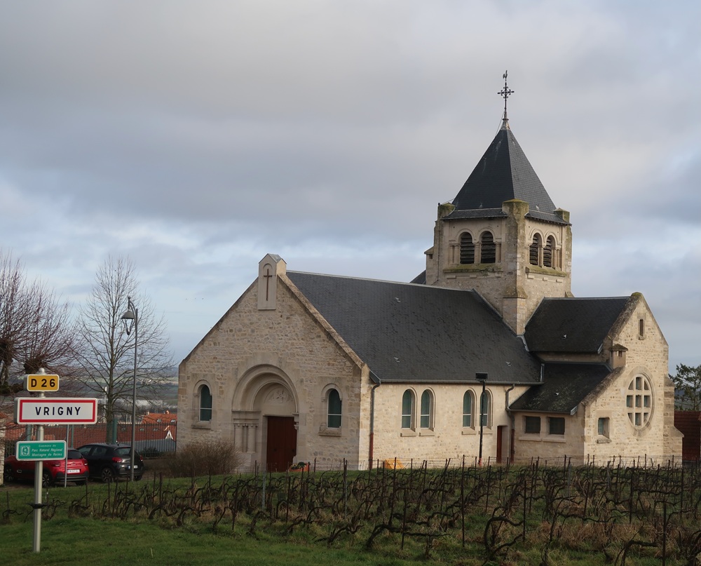 Champagne Roger Coulon: Vrigny church